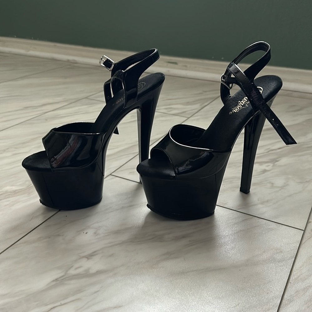 Pleaser 7’ Heels Black